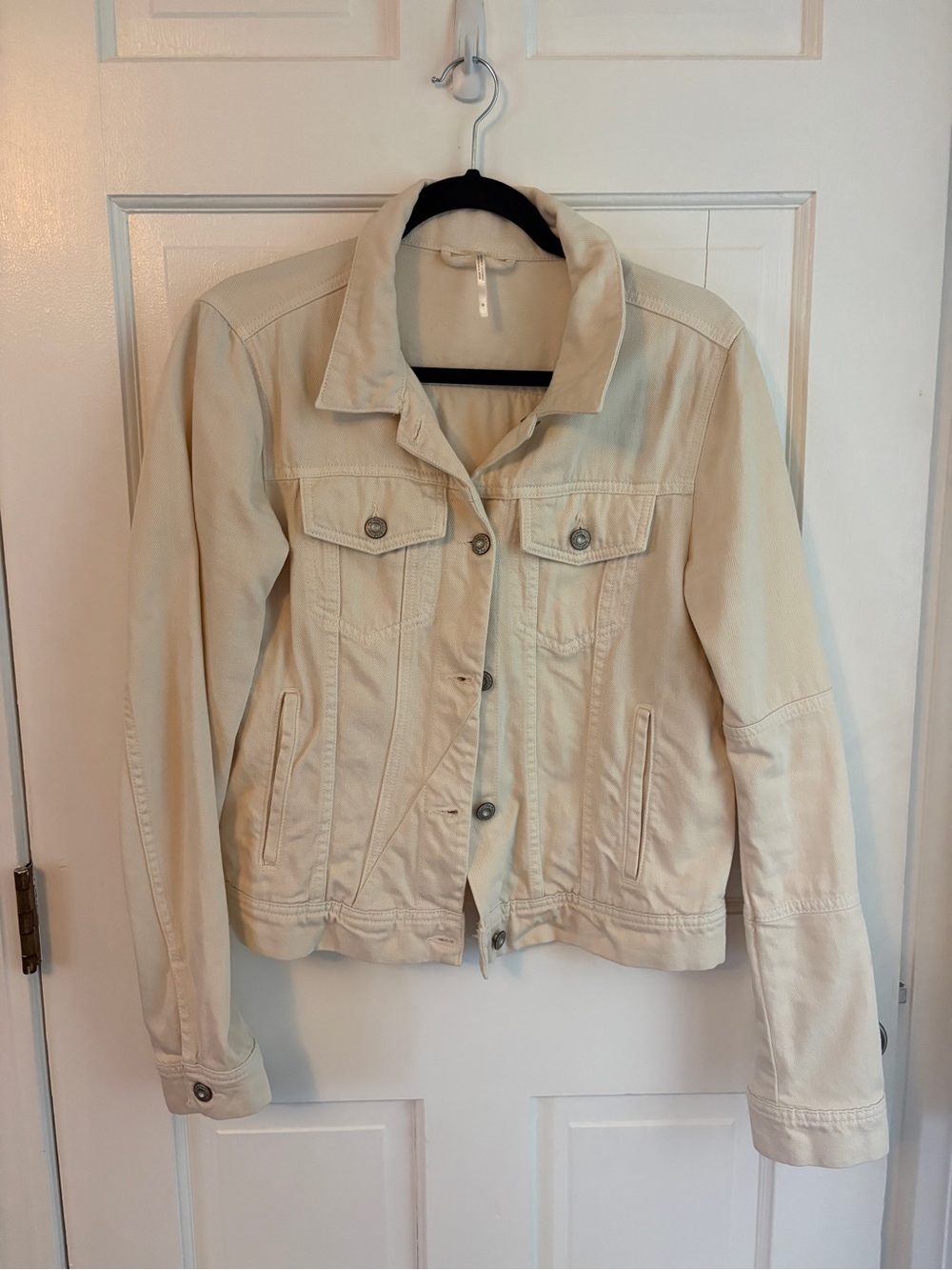 Free People Cream Denim Jacket - Size Medium -Like New ✨
